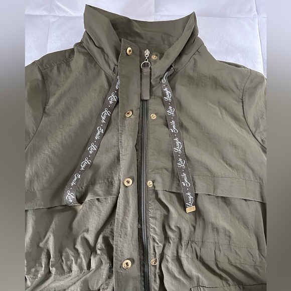 Women’s size small green nylon zip up jacket - Picture 6 of 8